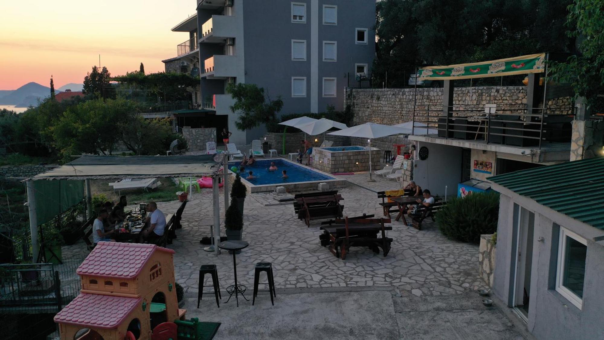 Apartments Djedovic 2 Petrovazzo Esterno foto