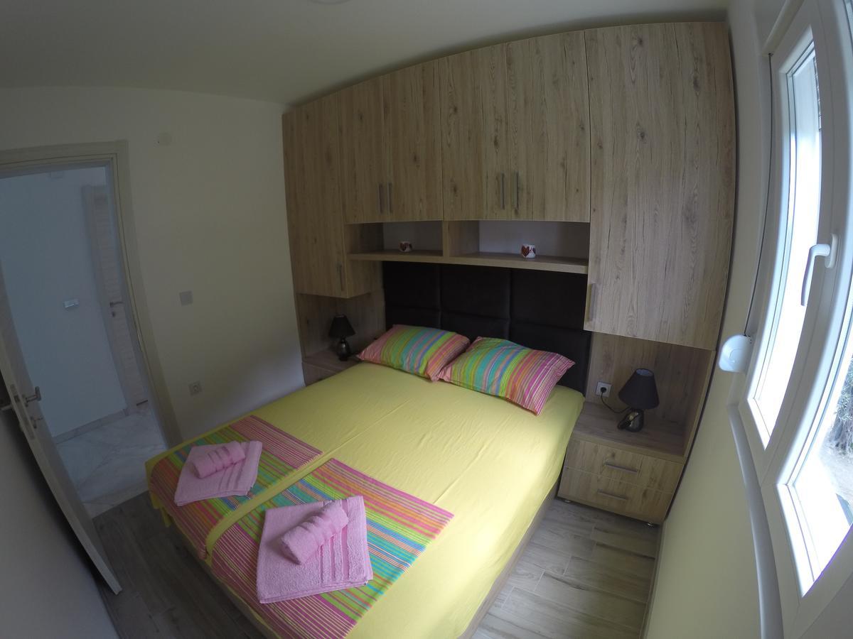 Apartments Djedovic 2 Petrovazzo Esterno foto