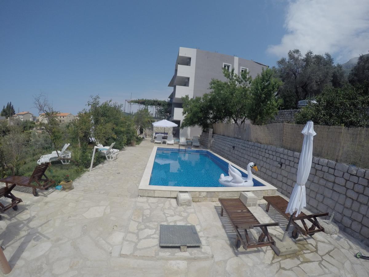 Apartments Djedovic 2 Petrovazzo Esterno foto